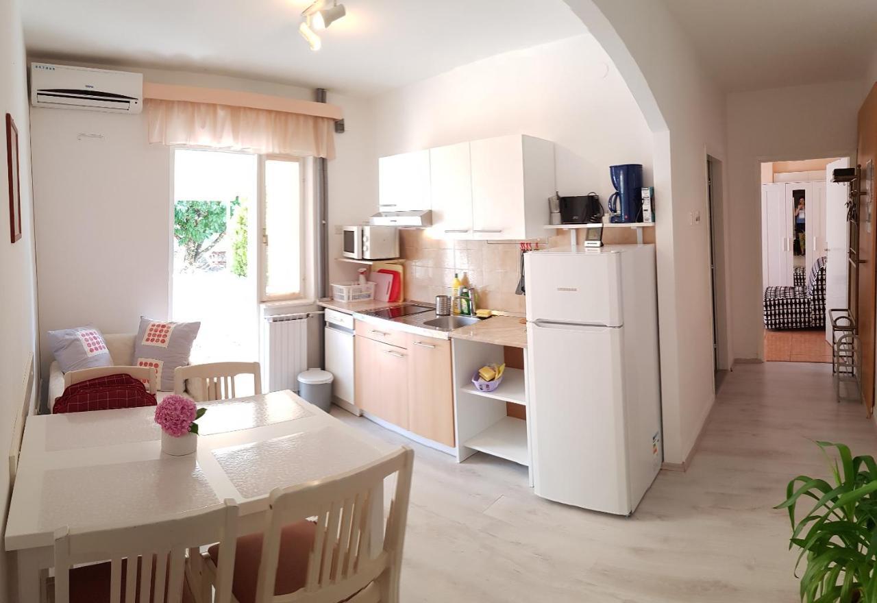 Apartments Lori 포레치 외부 사진